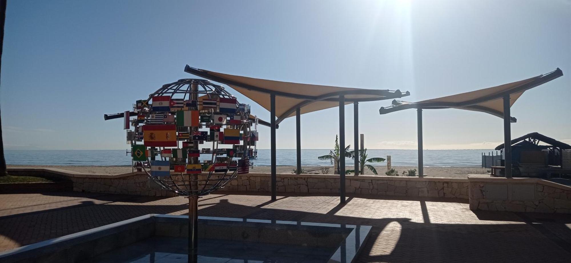 Apartamento Frente Al Mar Paz Y Relax フエンヒロラ エクステリア 写真